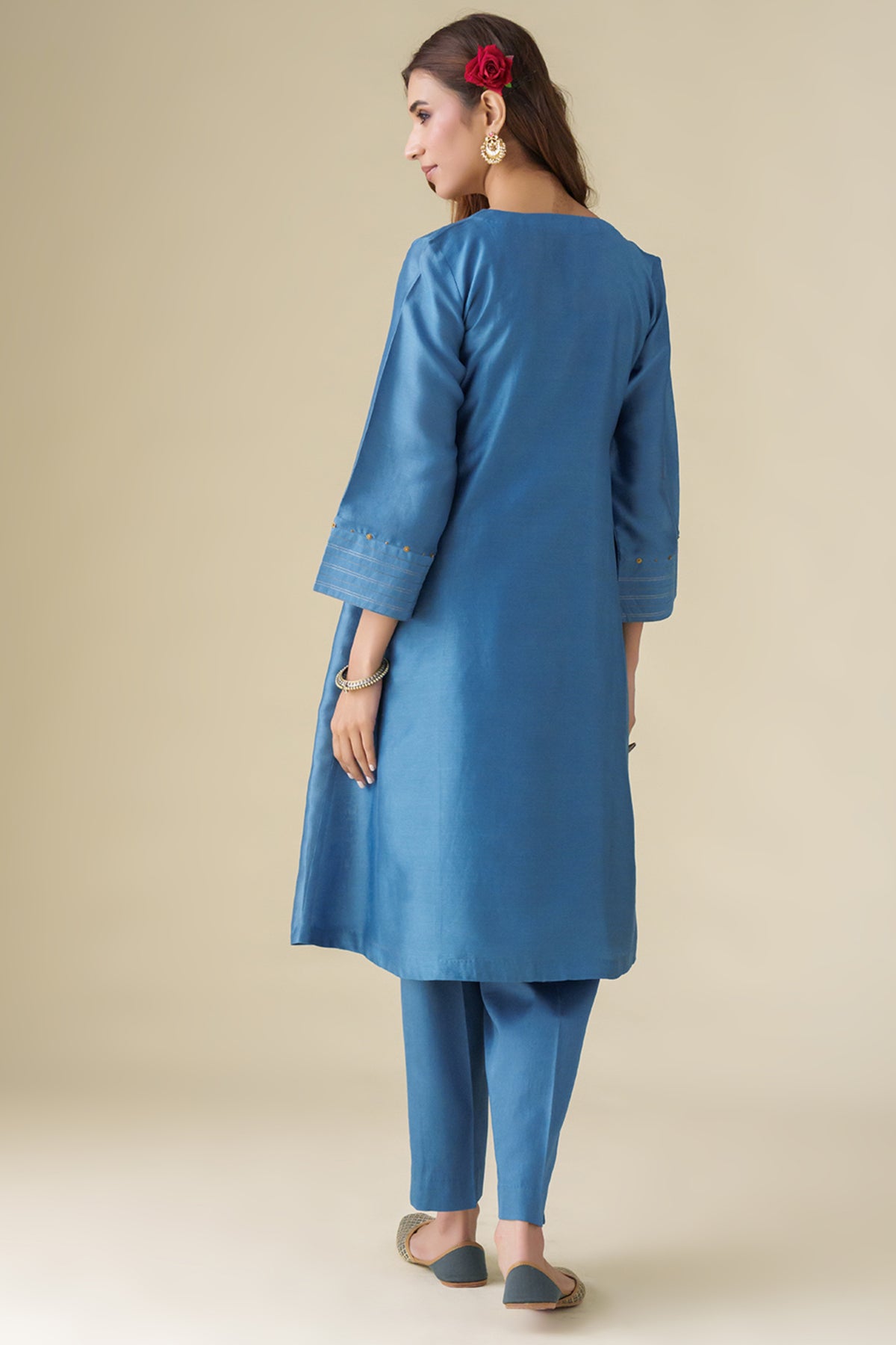 Embellished Vaayu Kurta With Slip