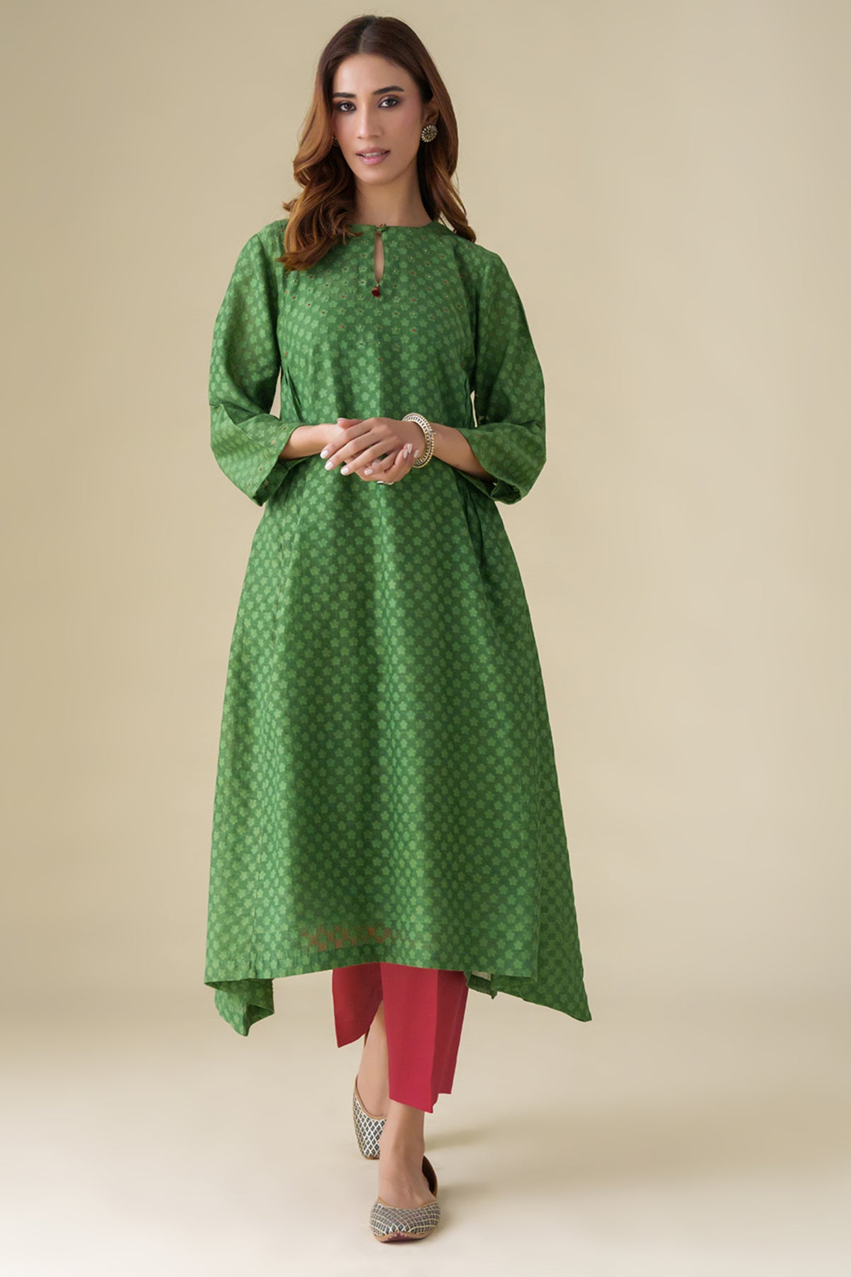 Embroidered Vrinda Kurta With Slip