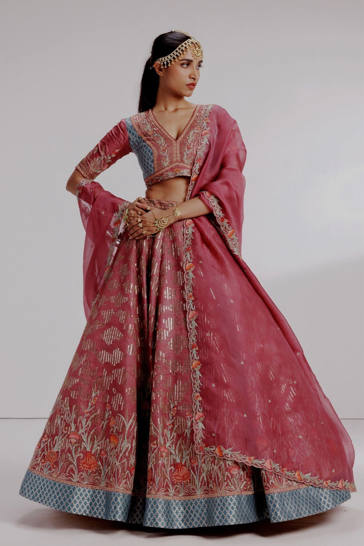 Sugna Lehenga Set