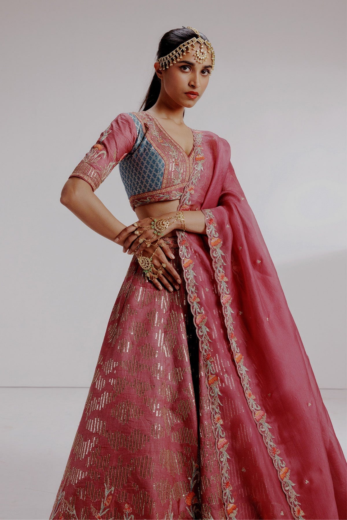 Sugna Lehenga Set