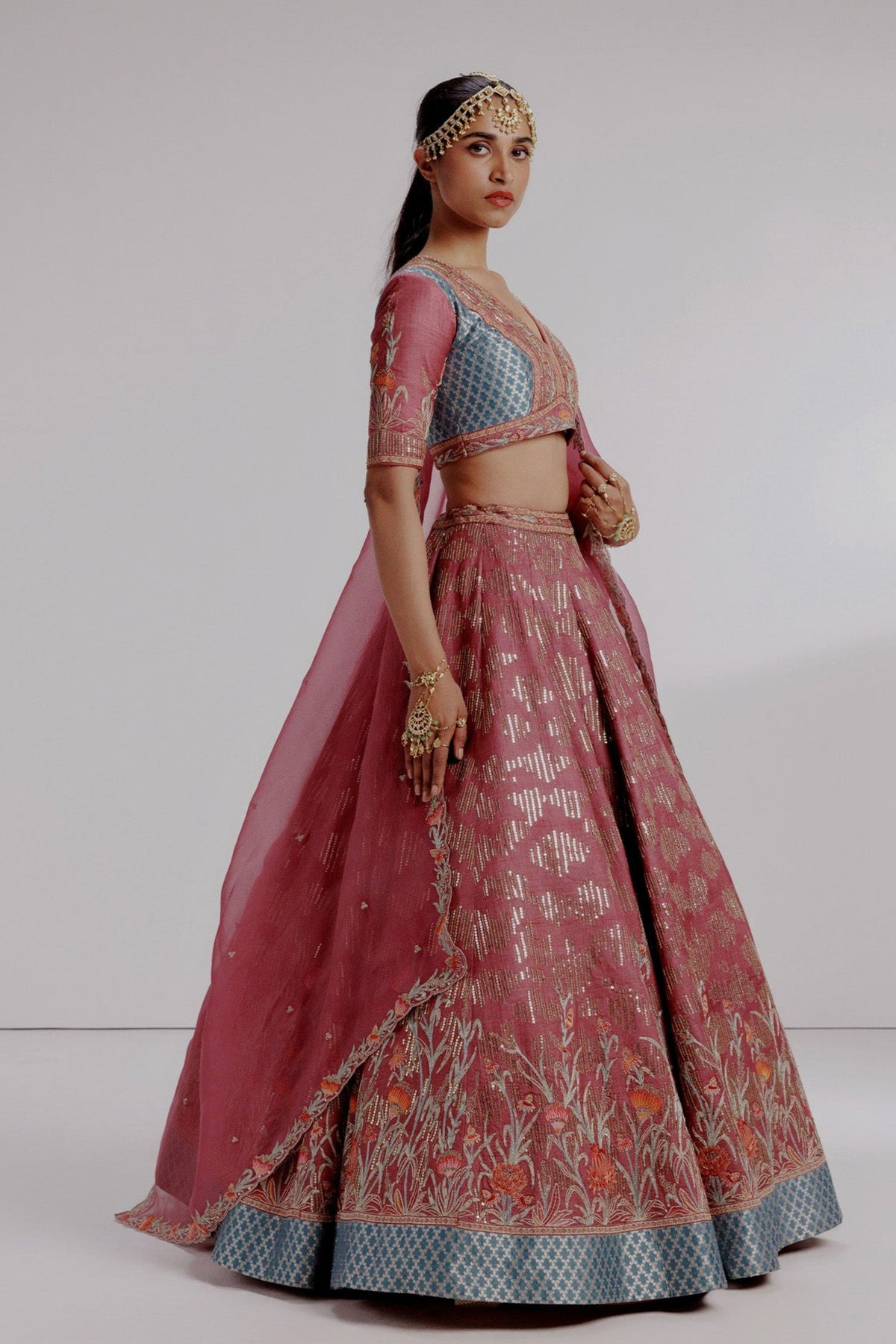 Sugna Lehenga Set