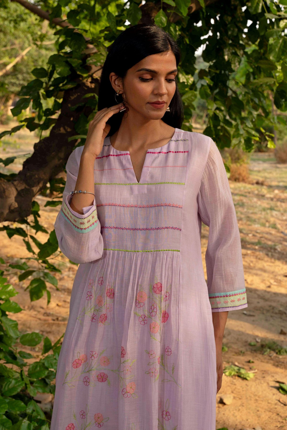 Kurta Set With Floral Bel Pattern Embroidery