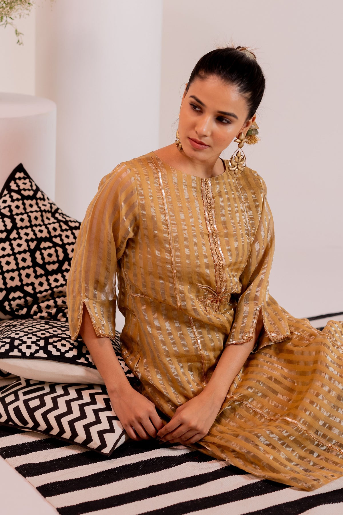 Sauvaran Golden Kurta Set