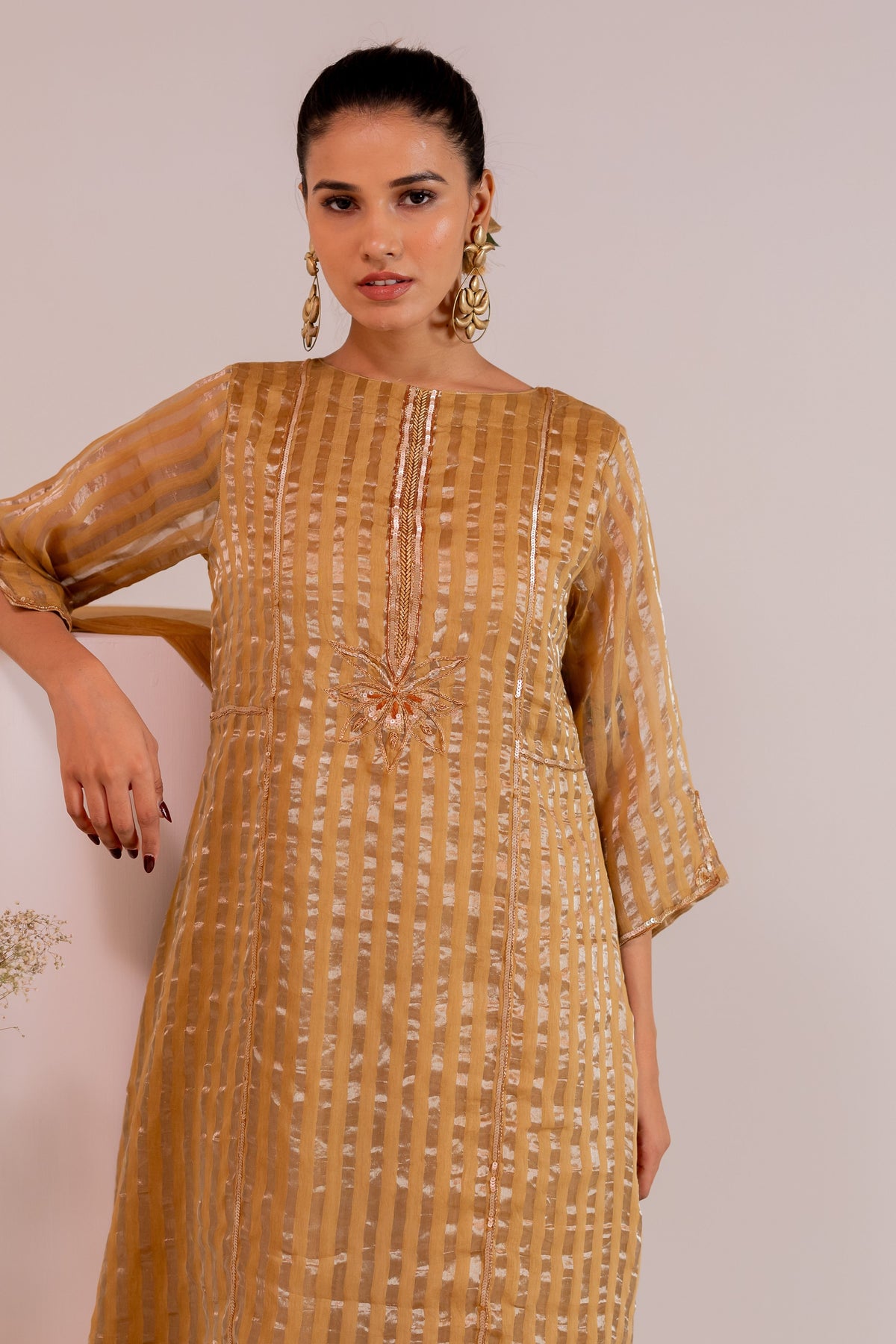 Sauvaran Golden Kurta Set