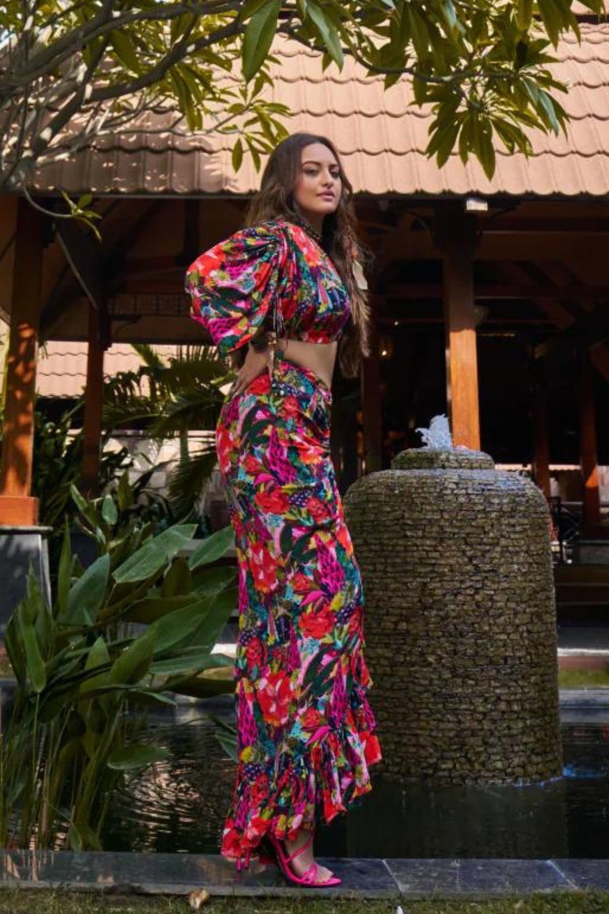 Sonakshi Sinha in Rishi and Vibhuti