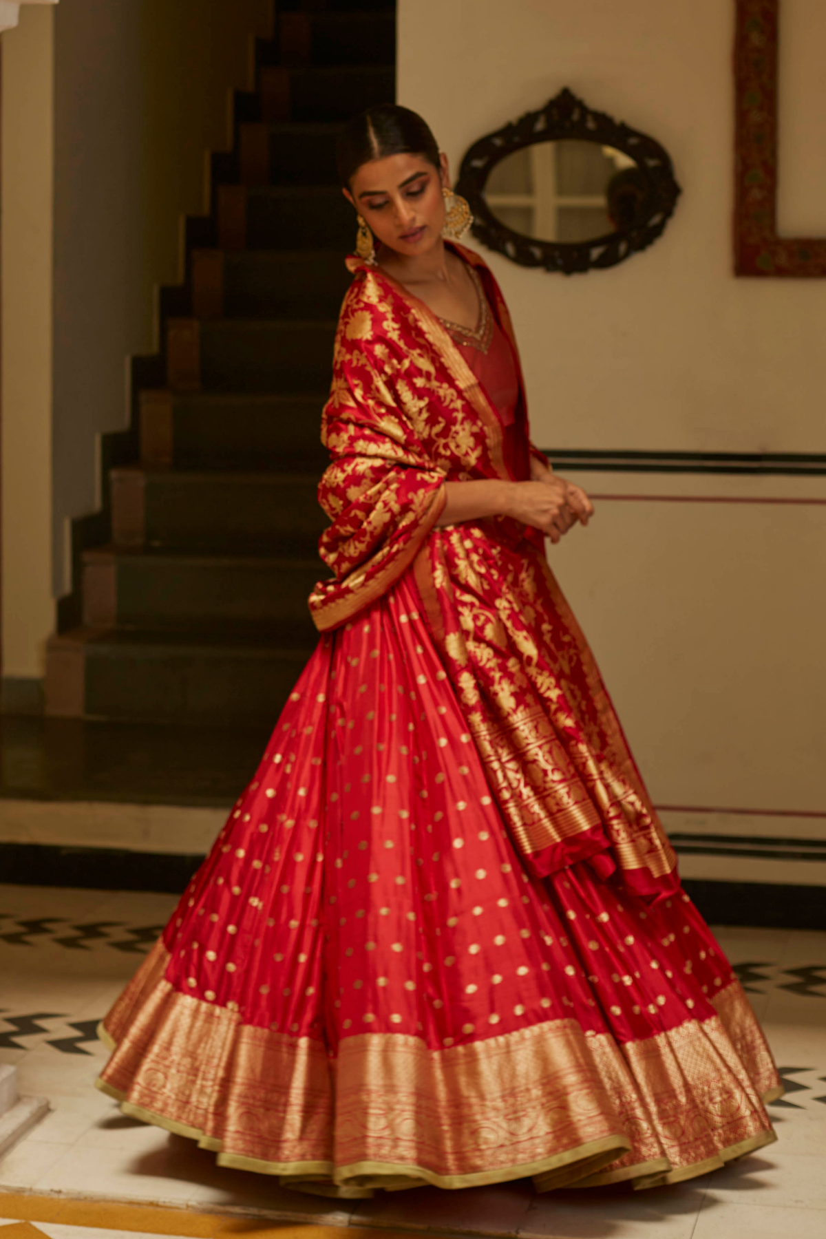 Sindoori Tehvaar Lehenga