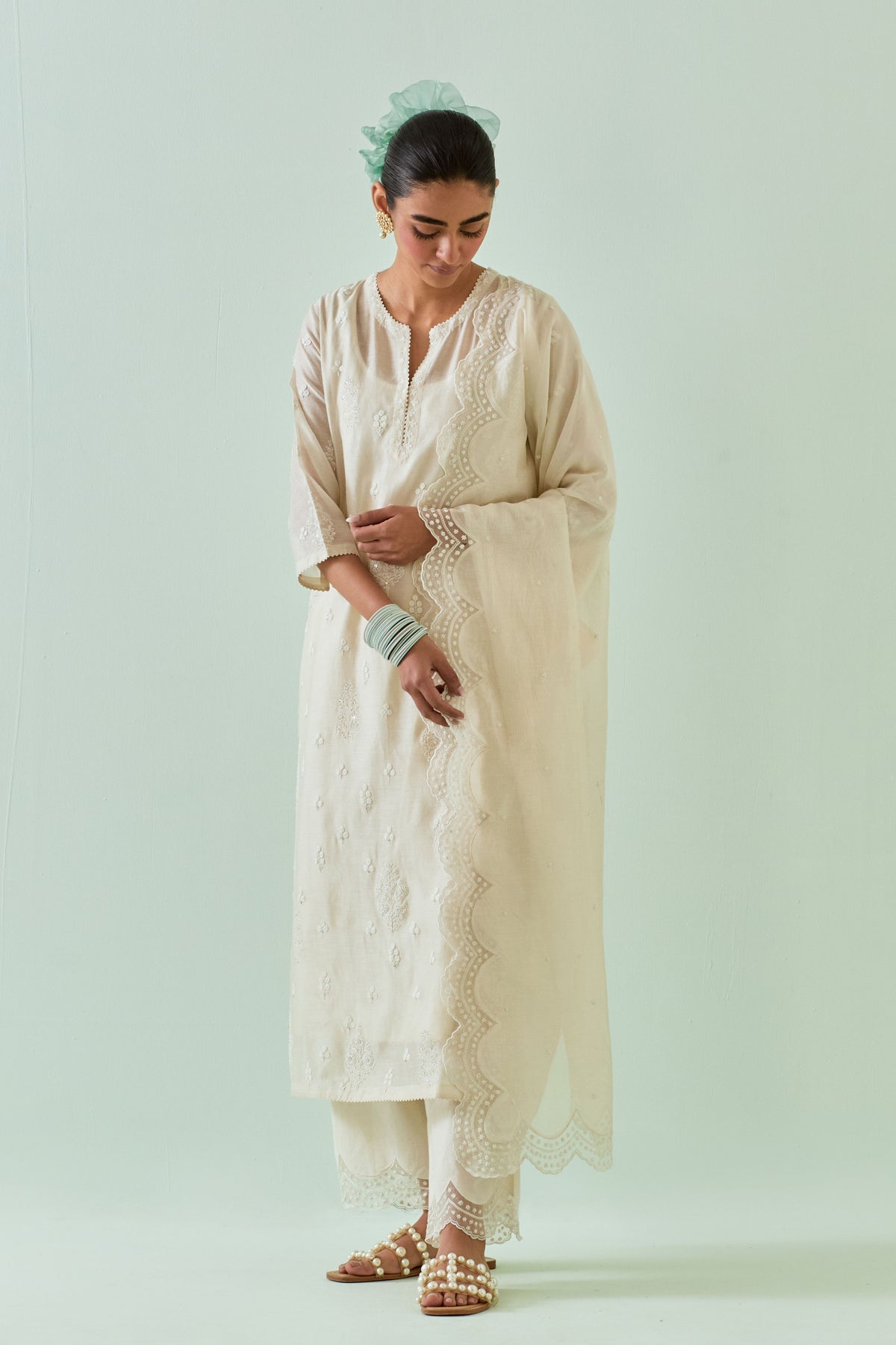 Off White Scalloped Embroidery Kurta Set