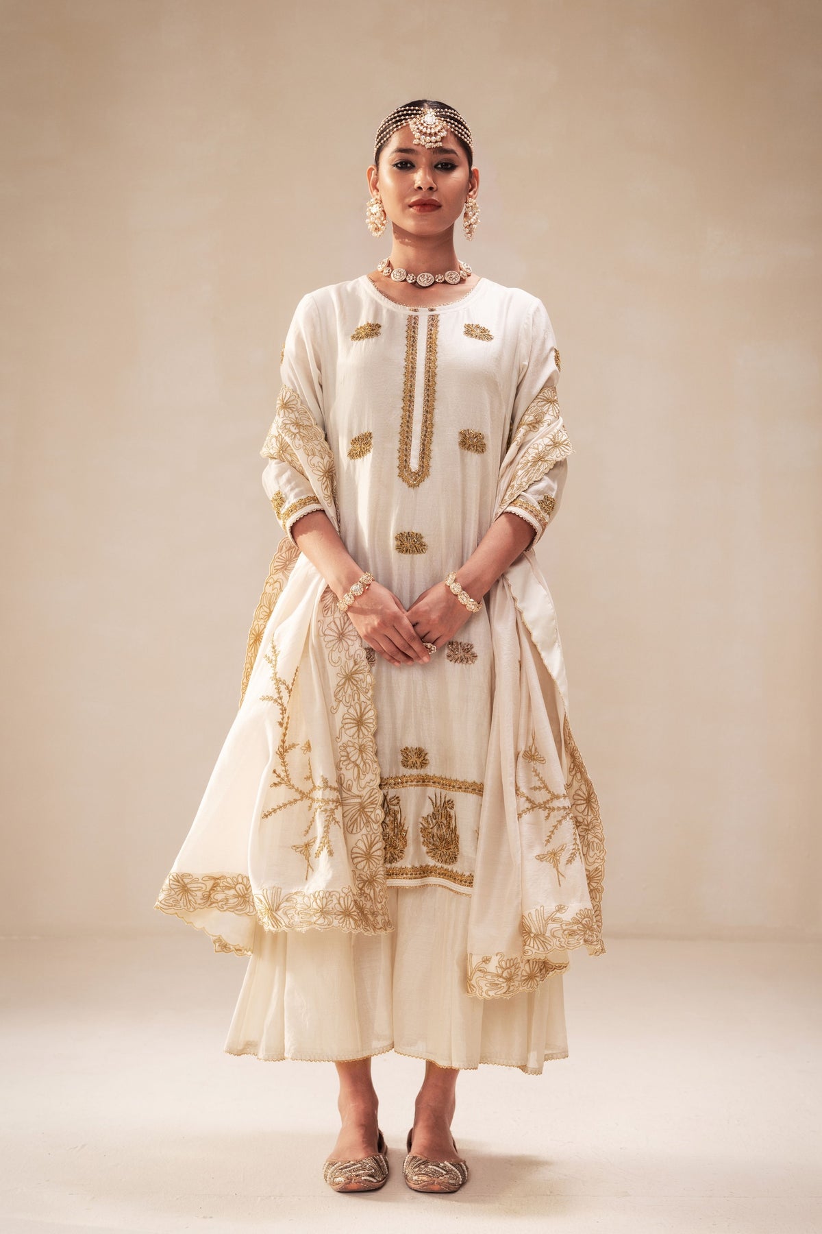 Ivory Locknowi Kurta Set