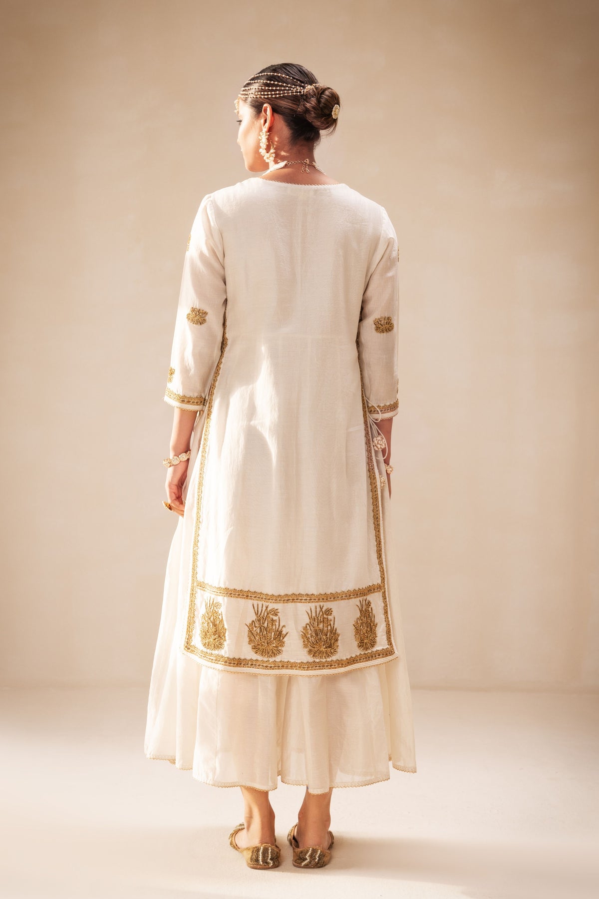 Ivory Locknowi Kurta Set