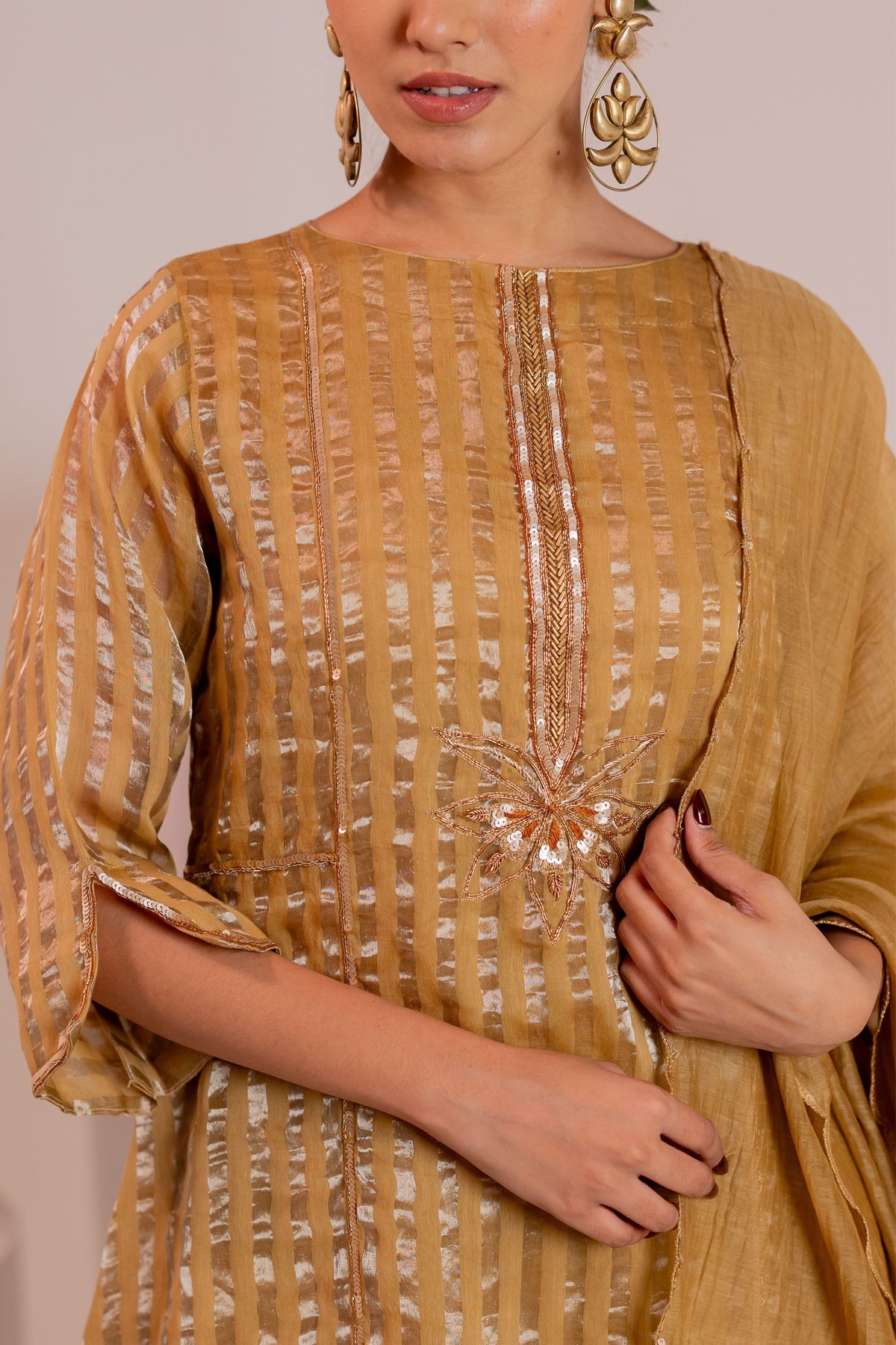 Sauvaran Golden Kurta Set