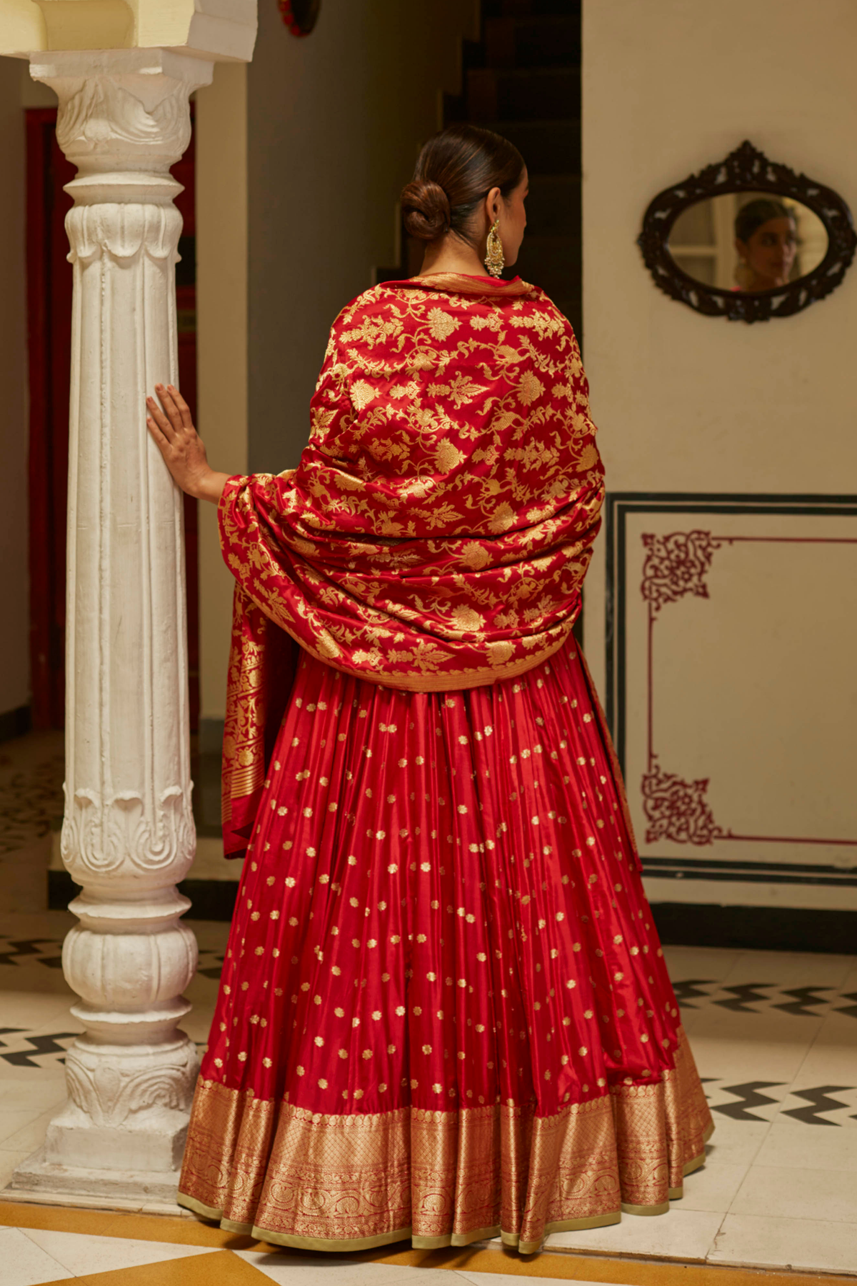 Sindoori Tehvaar Lehenga