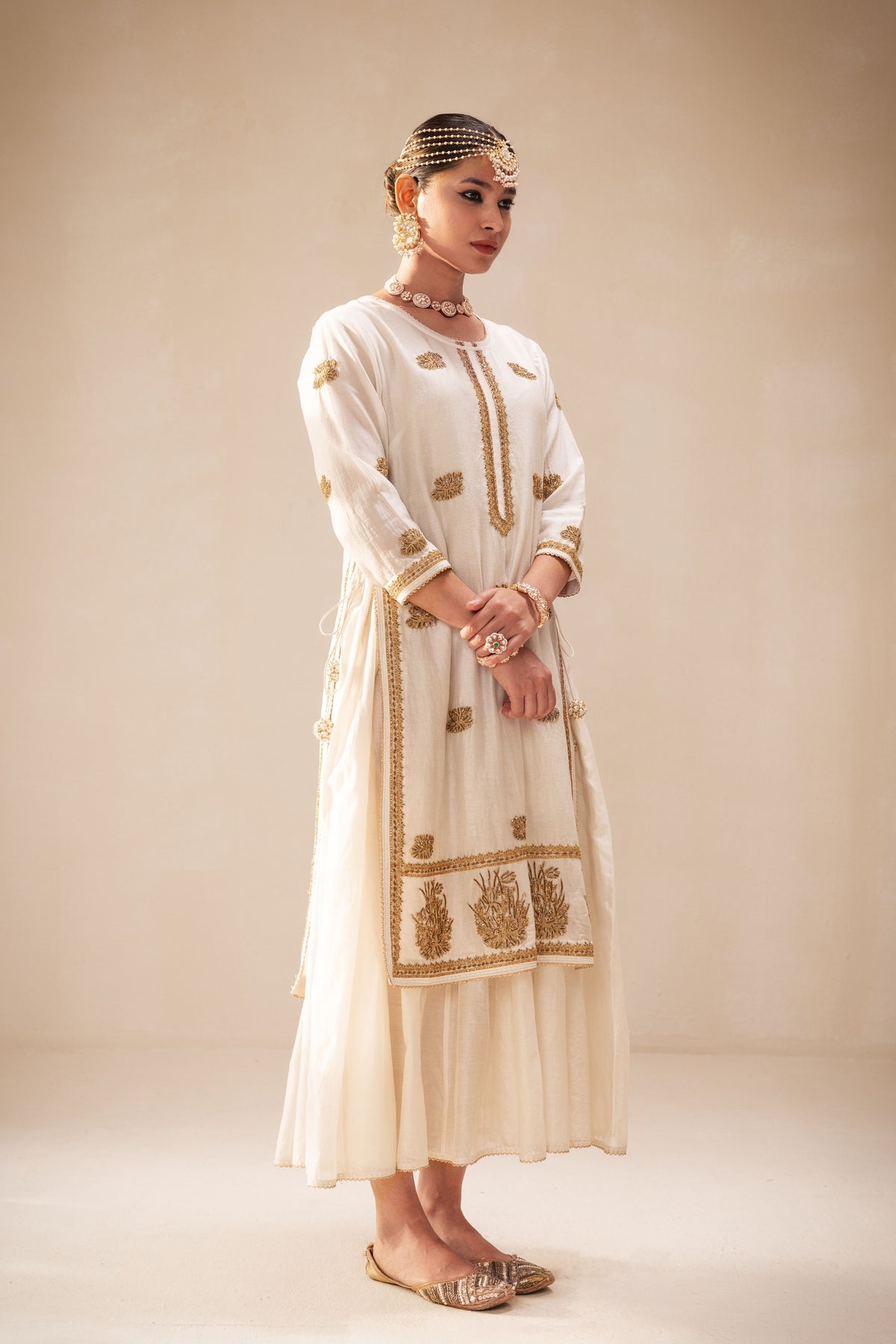 Ivory Locknowi Kurta Set