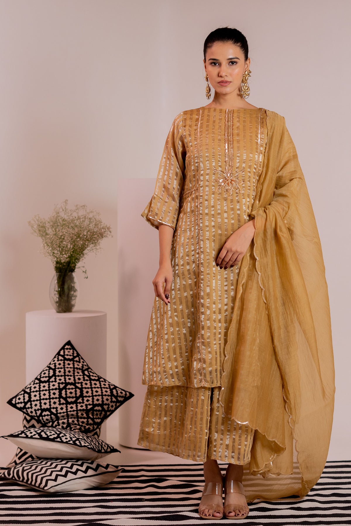 Sauvaran Golden Kurta Set