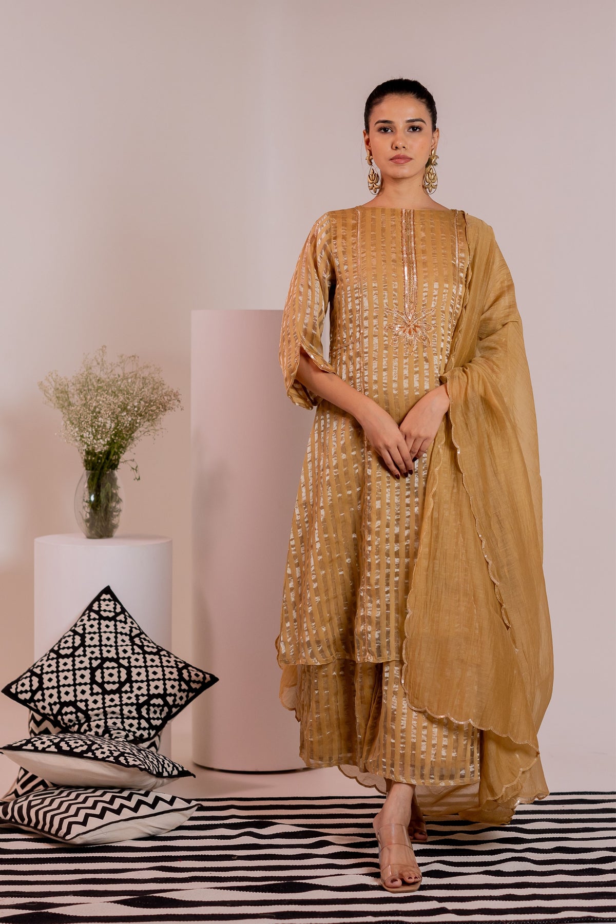 Sauvaran Golden Kurta Set