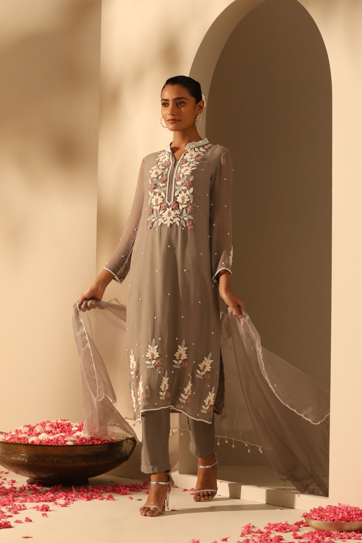 Dhisha Grey Kurta Set