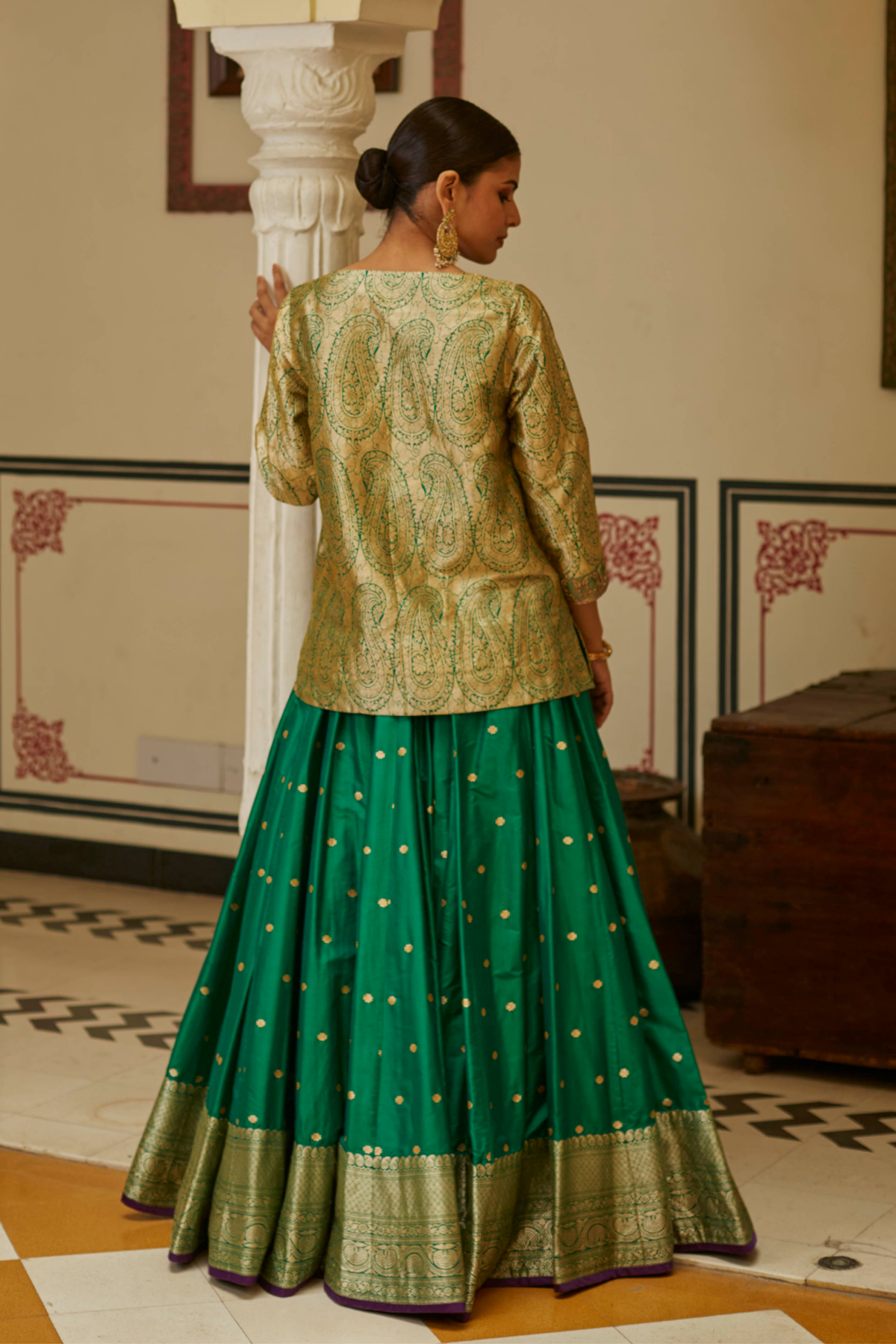 Panna Tehvaar Lehenga