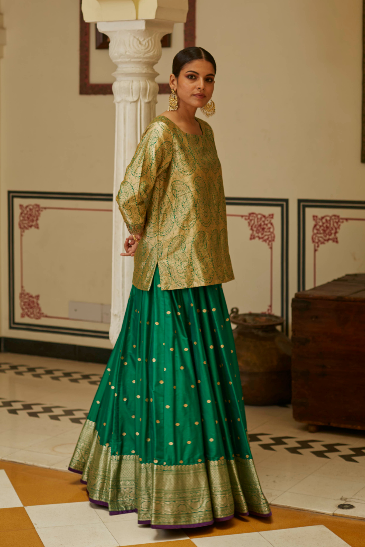 Panna Tehvaar Lehenga