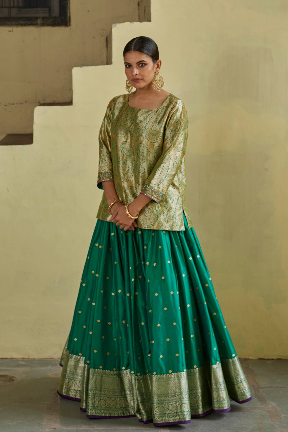 Panna Tehvaar Lehenga