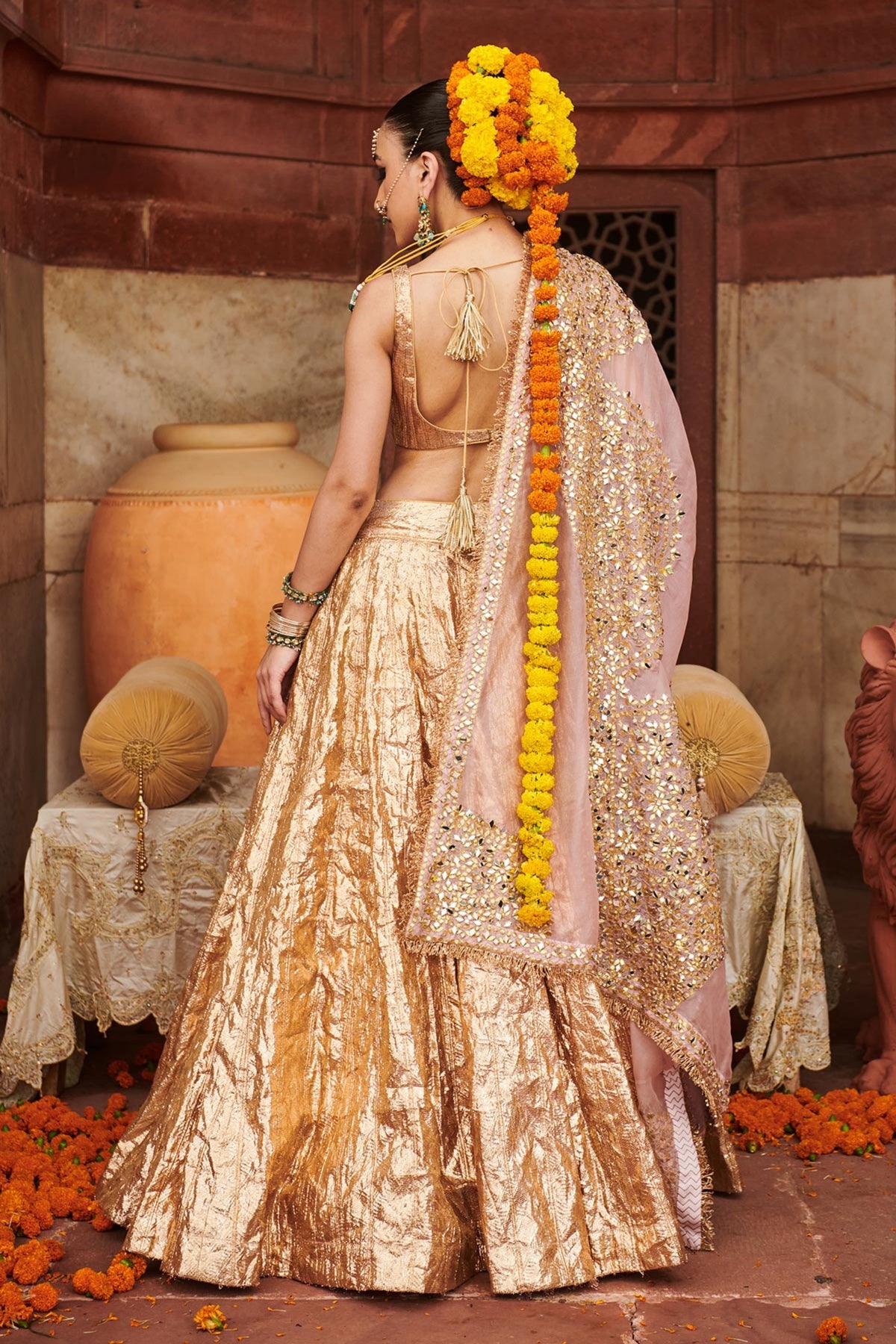 Padmasvar?a Lampi Lehenga Set