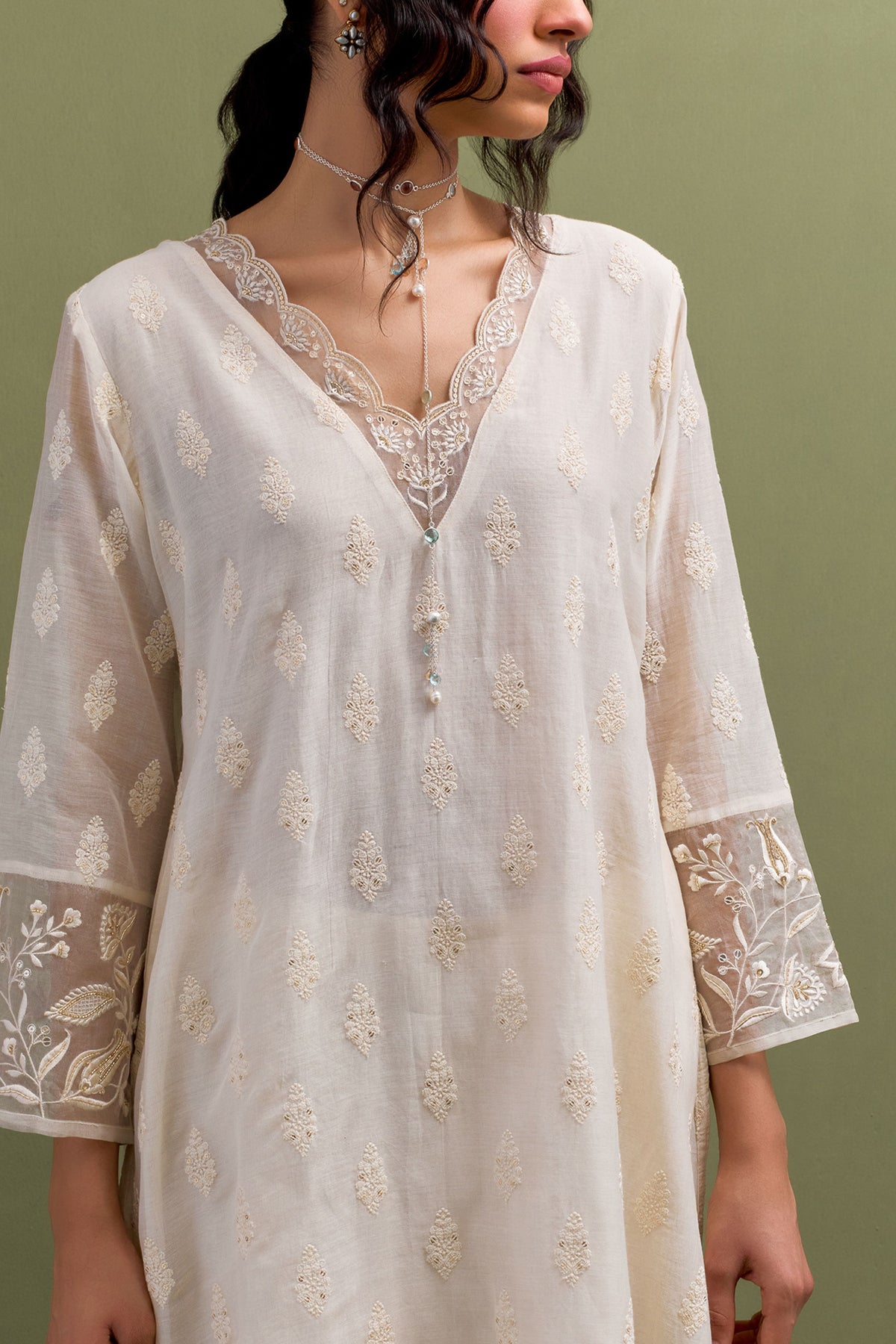 Ivory V Neck Kurta Set Dupatta