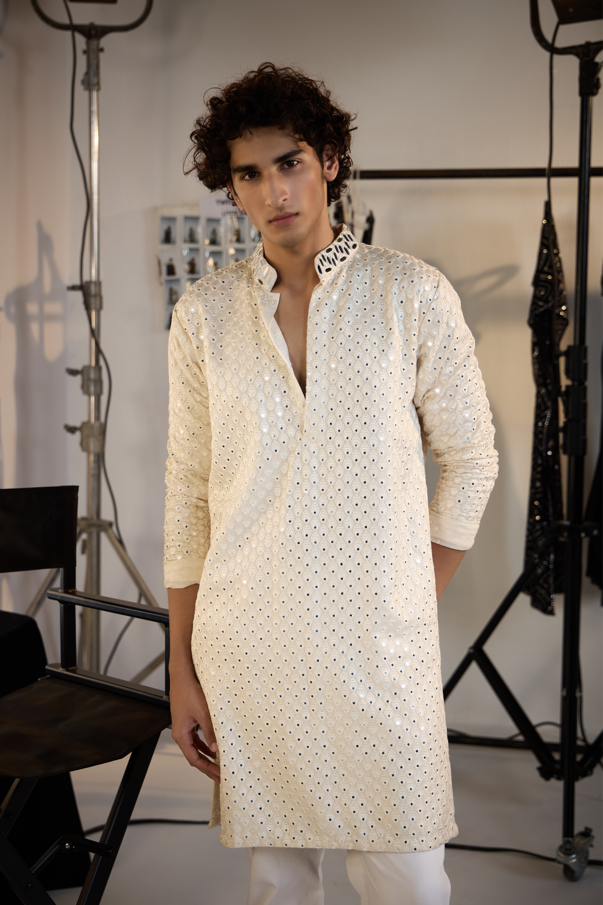 Booti Mirrorwork Straight Kurta