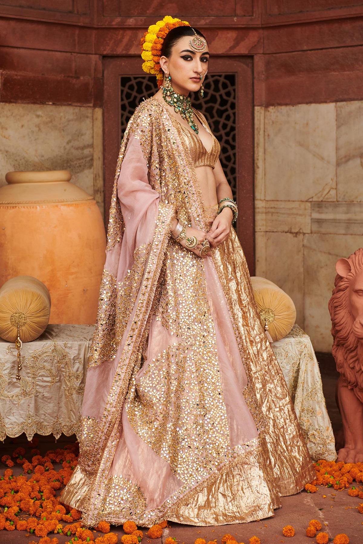 Padmasvar?a Lampi Lehenga Set