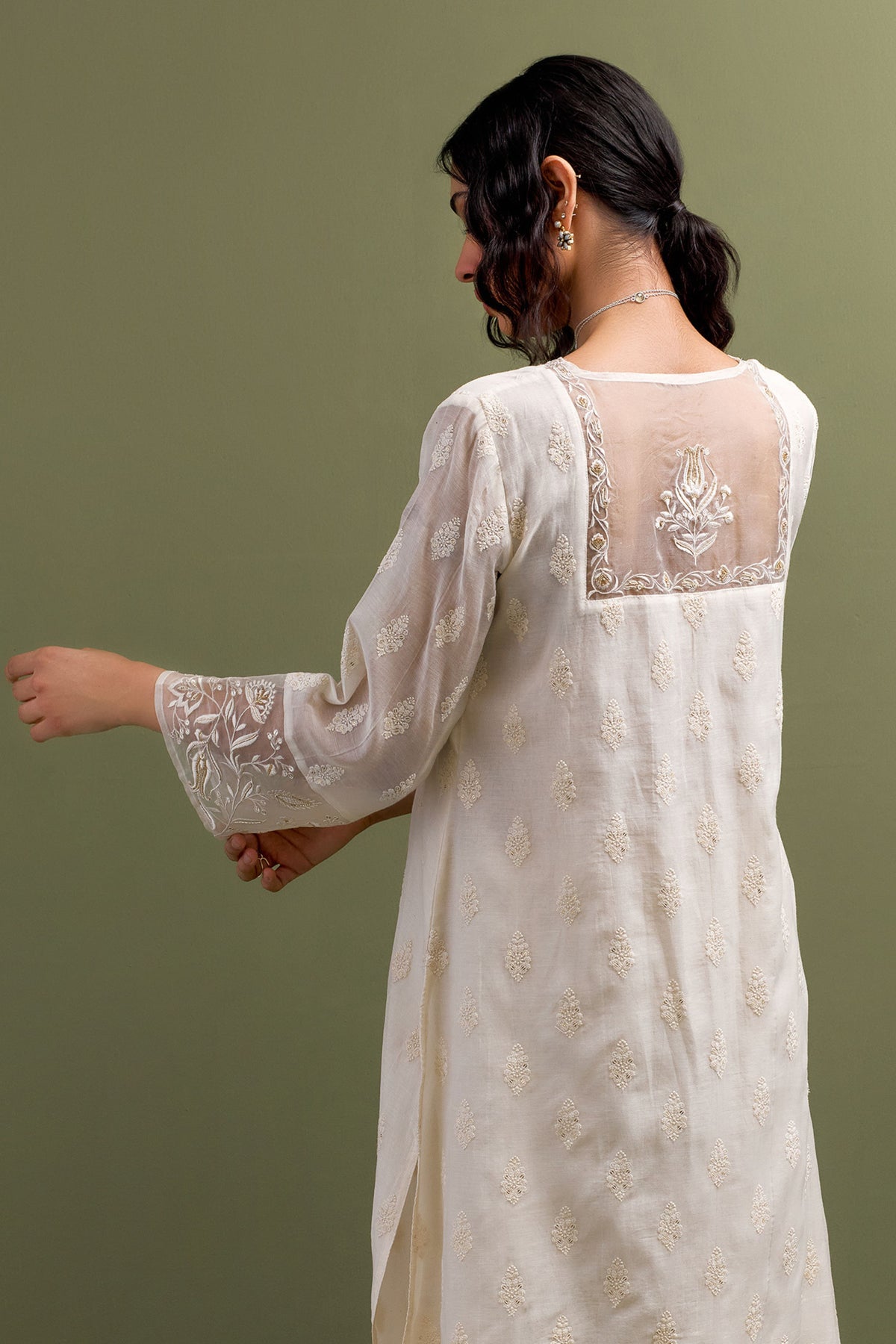 Ivory V Neck Kurta Set Dupatta