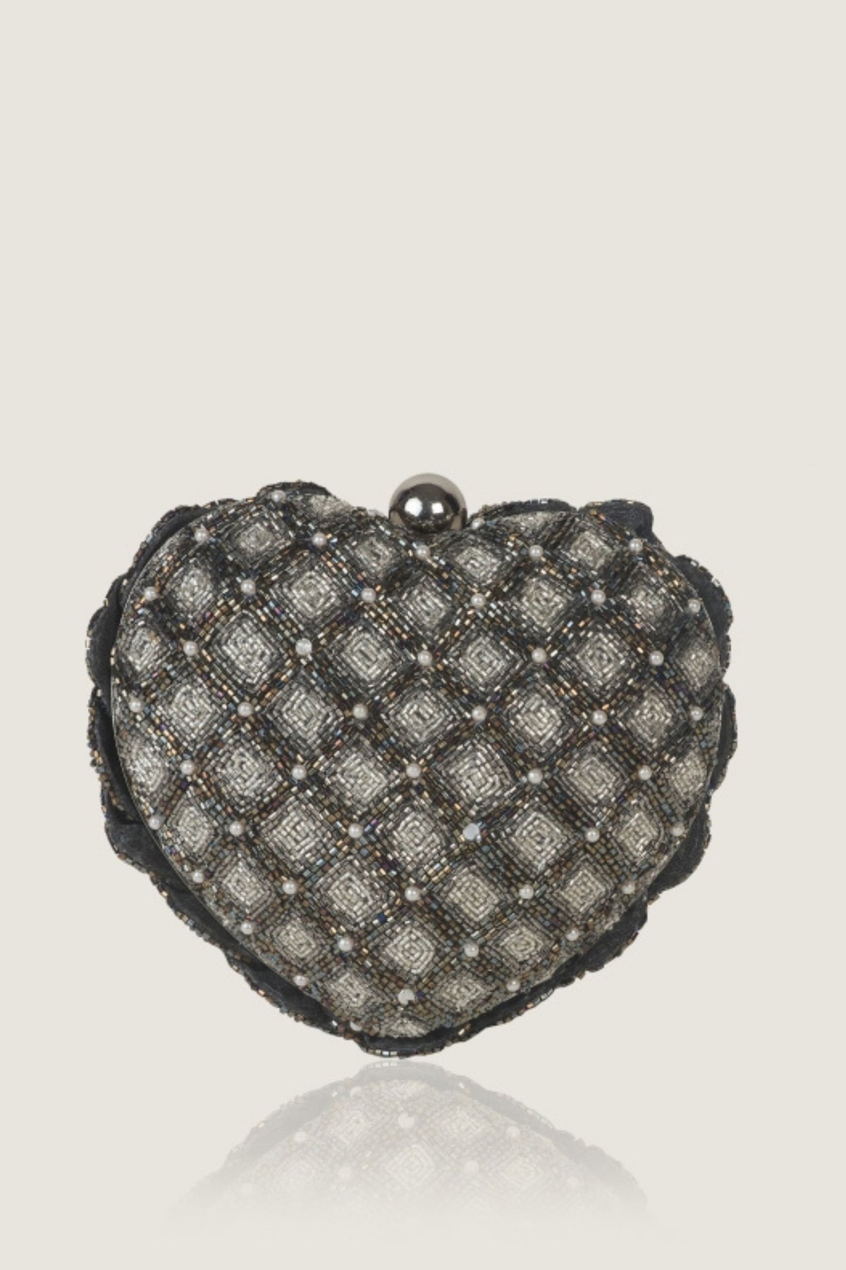 Isa Beaded Heart Clutch – Silver