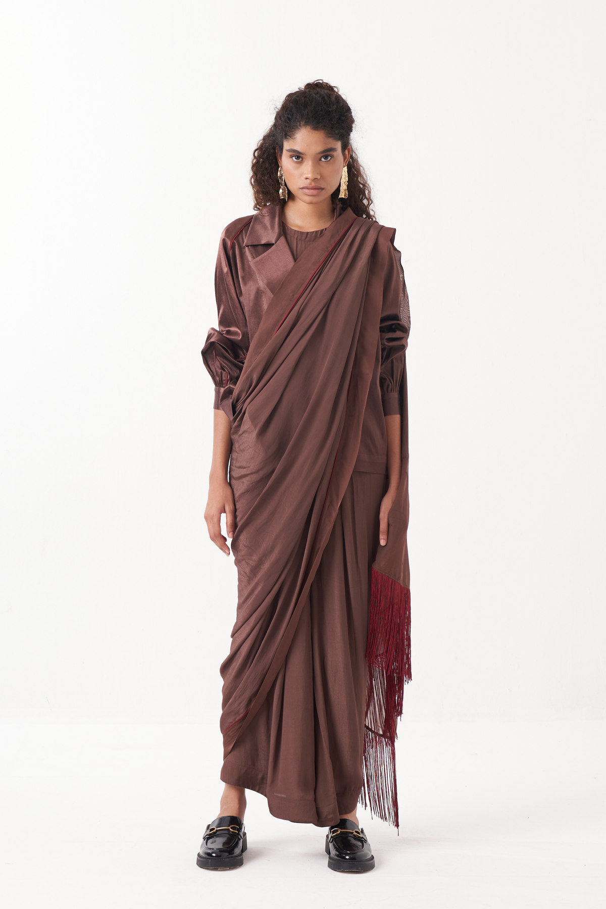 Gathered Sleeve Jacket With Saree