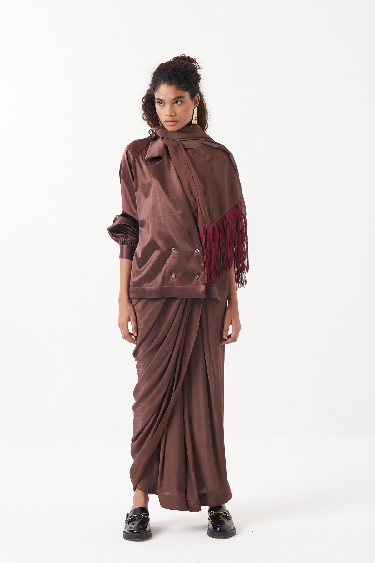 Gathered Sleeve Jacket With Saree