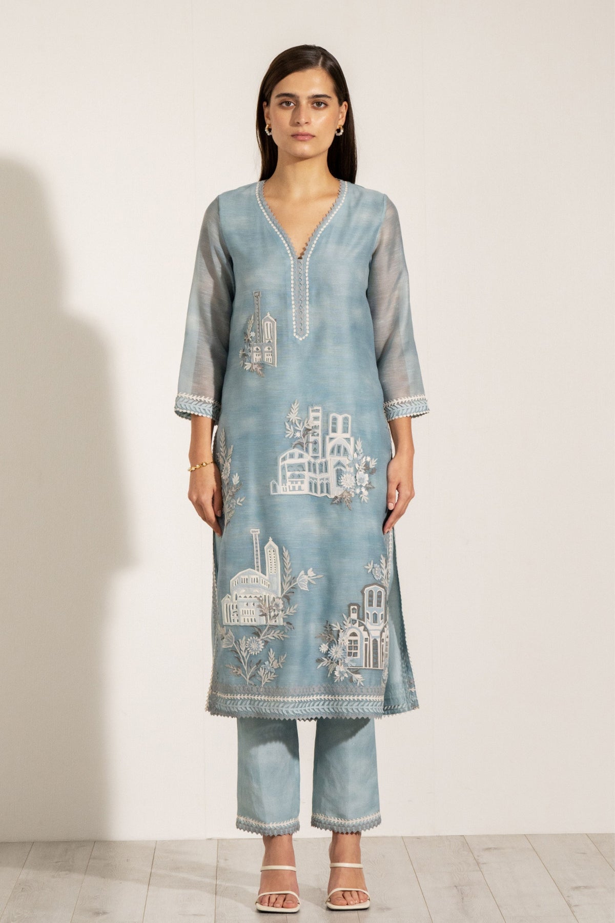 Della Kurta Set