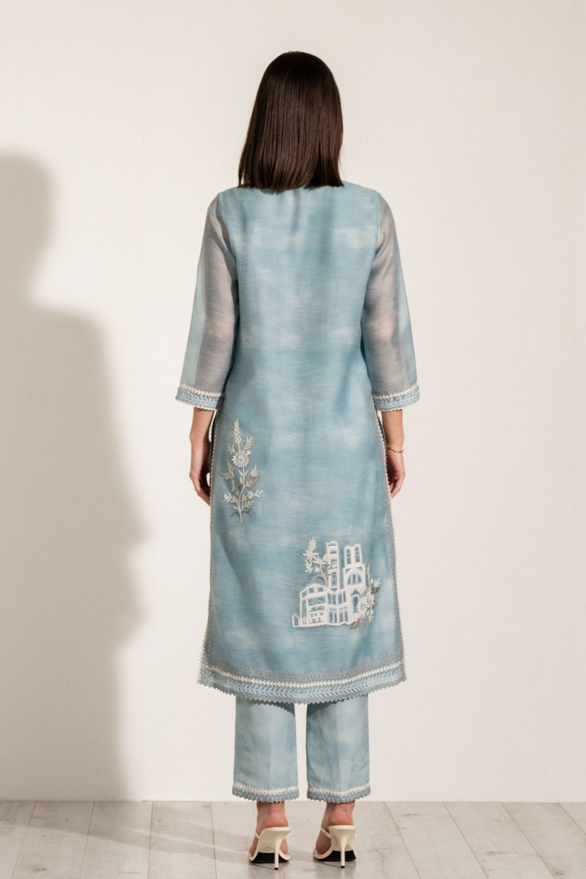 Della Kurta Set