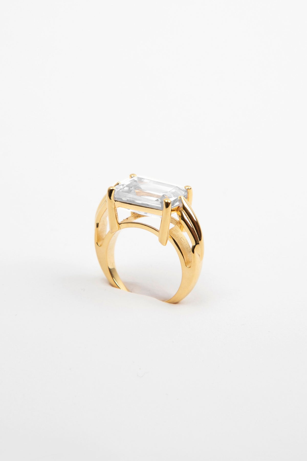 Zementine Essential White Ring