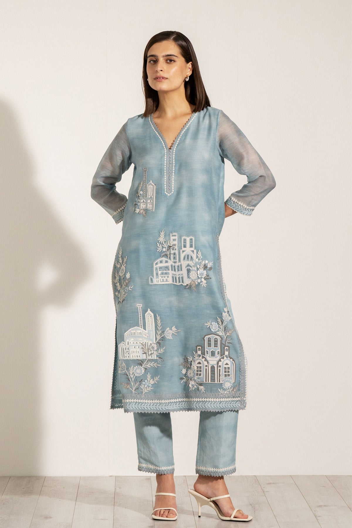 Della Kurta Set