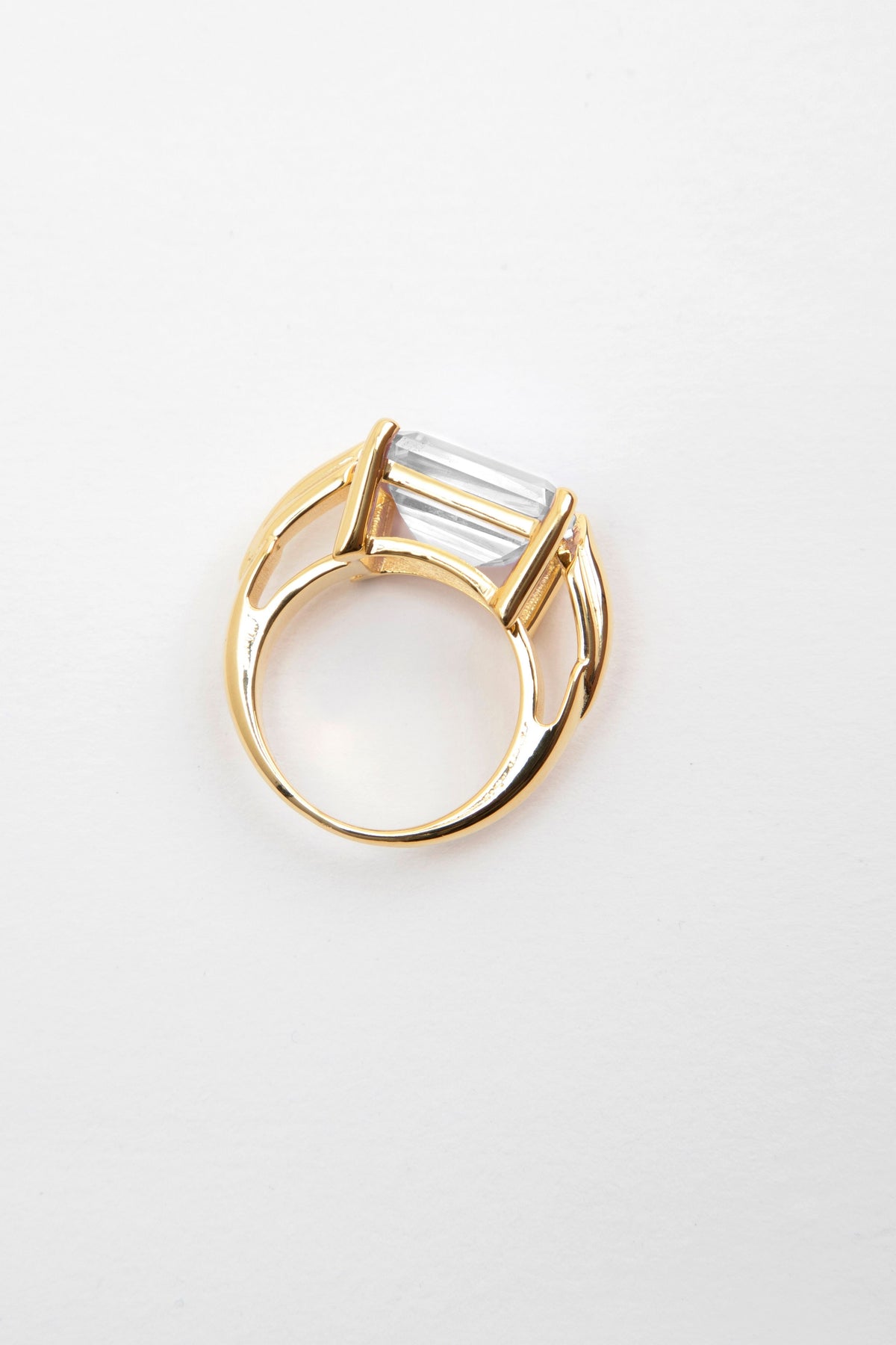 Zementine Essential White Ring