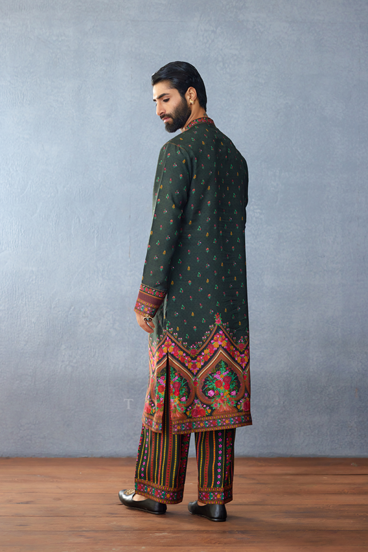 Dil Shaad Azar Kurta Set