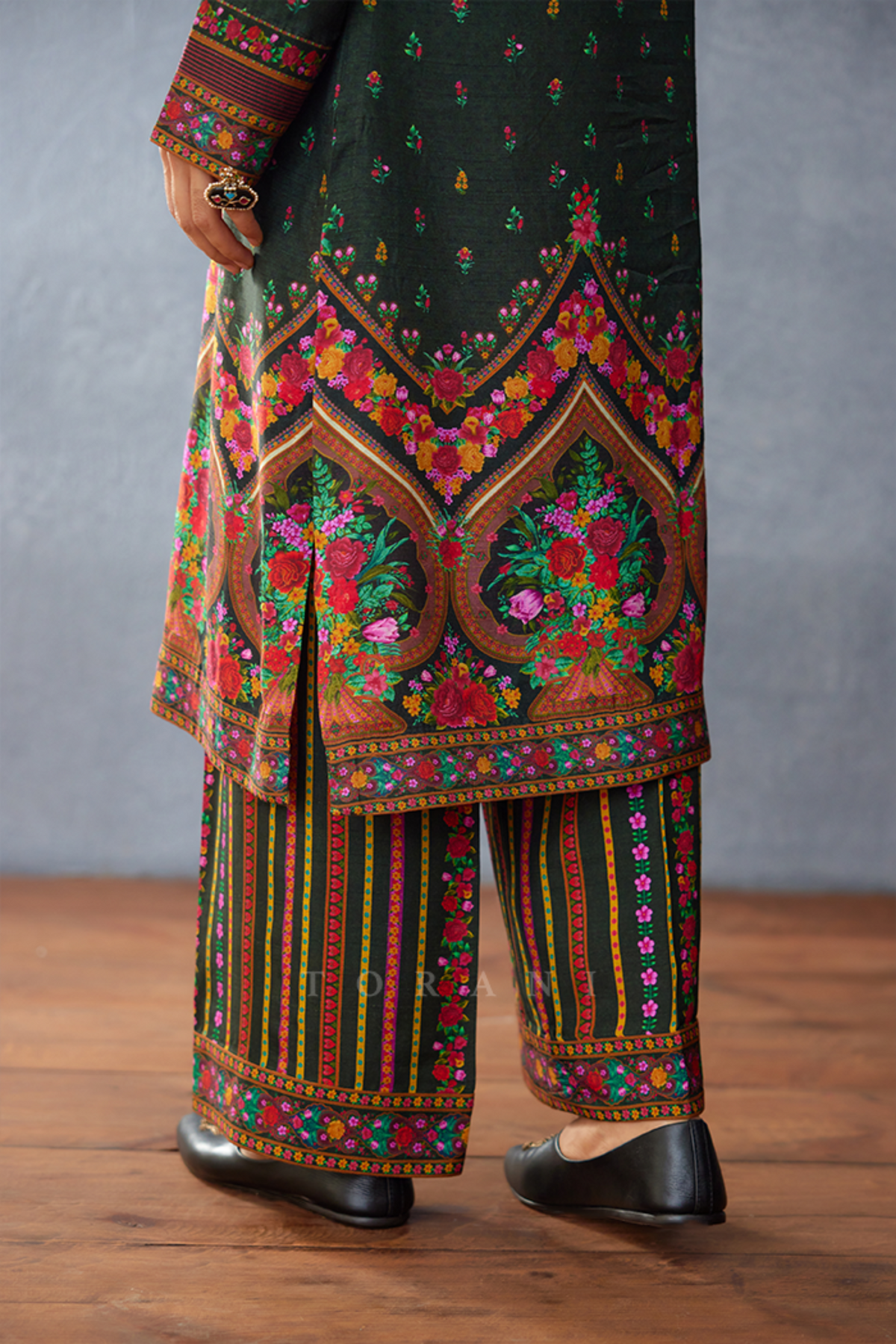 Dil Shaad Azar Kurta Set