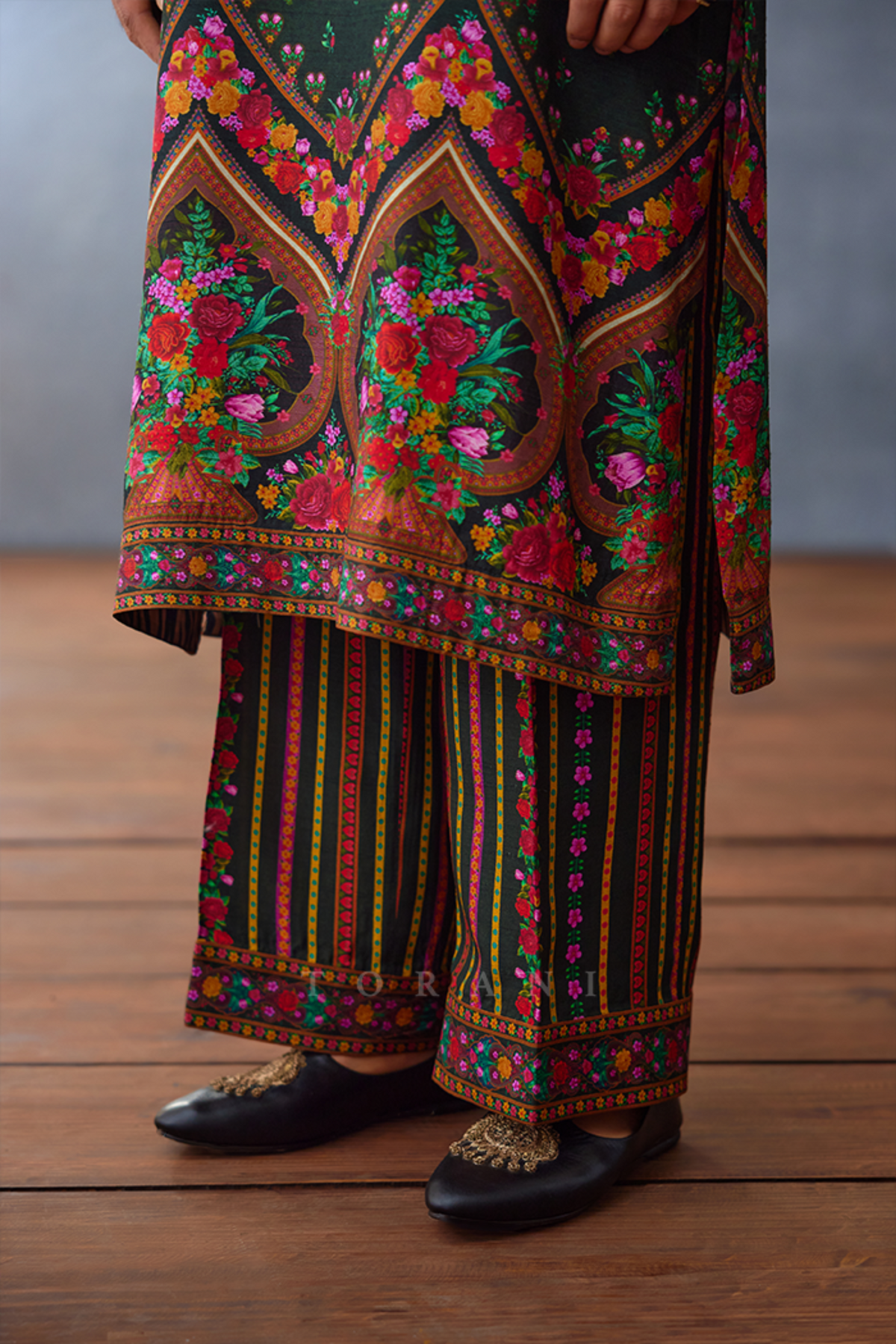 Dil Shaad Azar Kurta Set