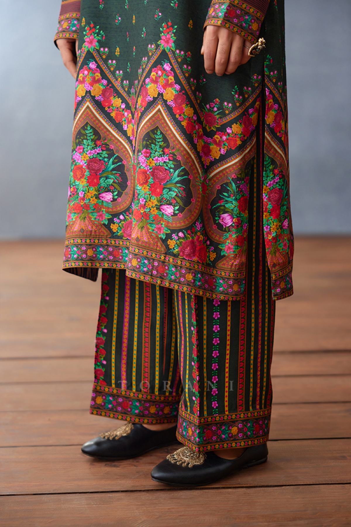 Dil Shaad Azar Kurta Set