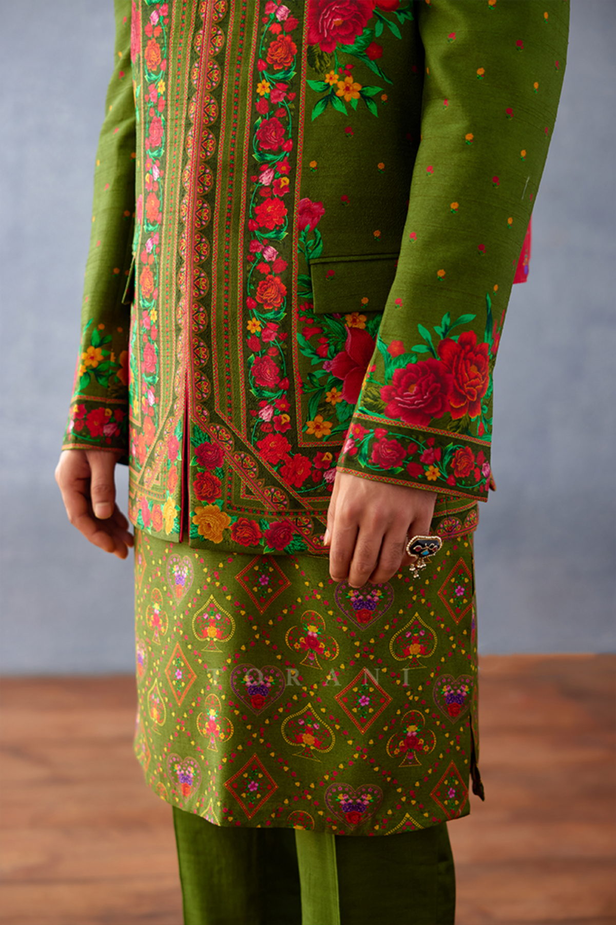 Dil Saaz Navez Jacket set