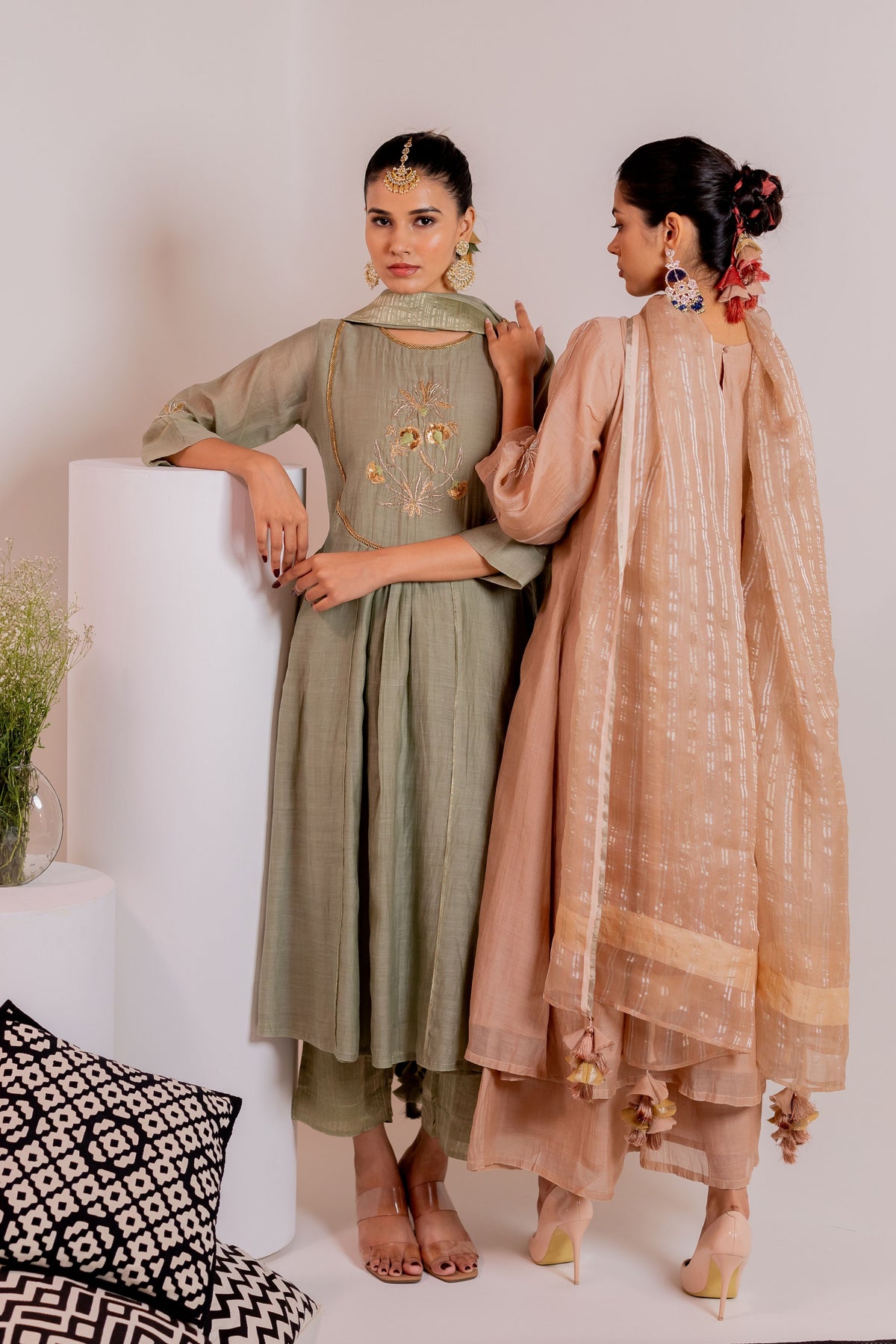 Avin Kurta Set With Organza Dupatta