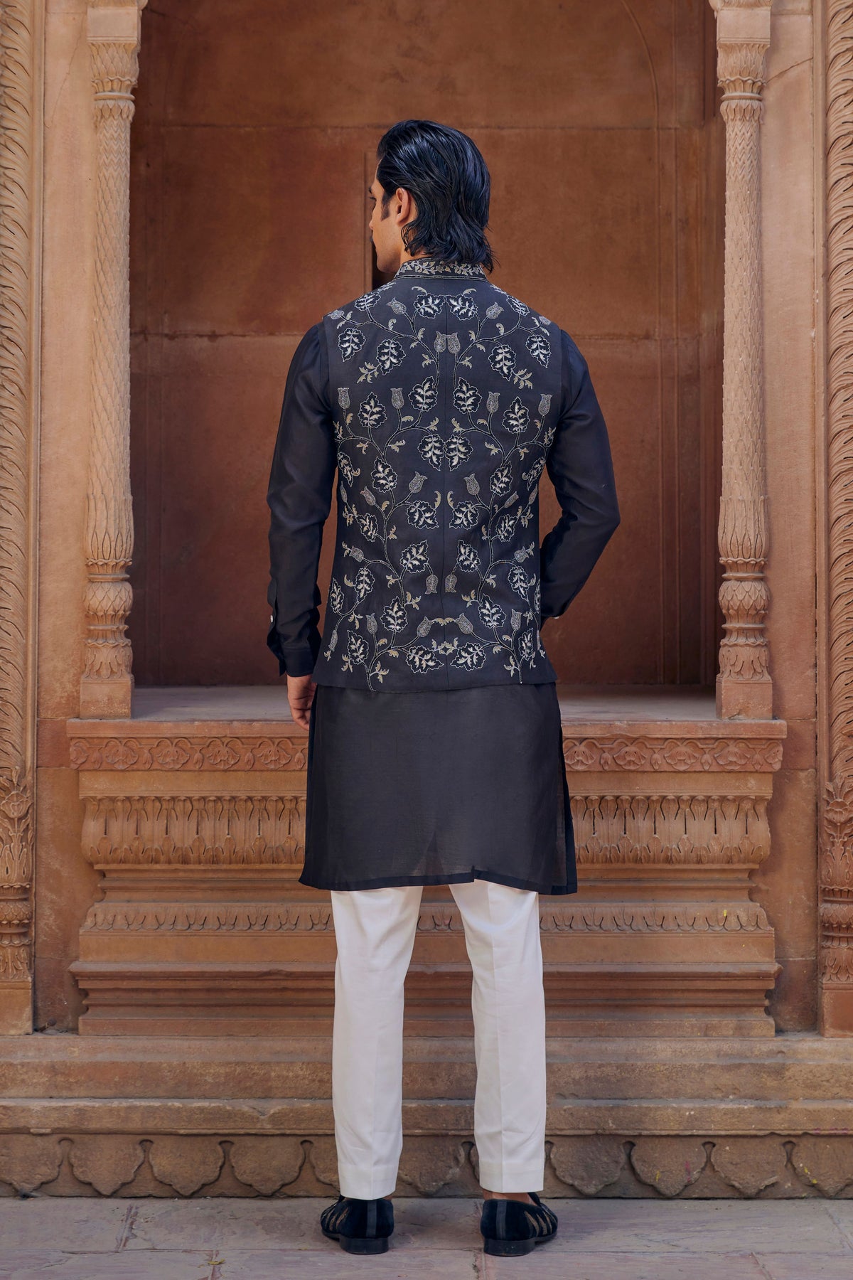 Tassuwur Elegant Black Nehru Jacket