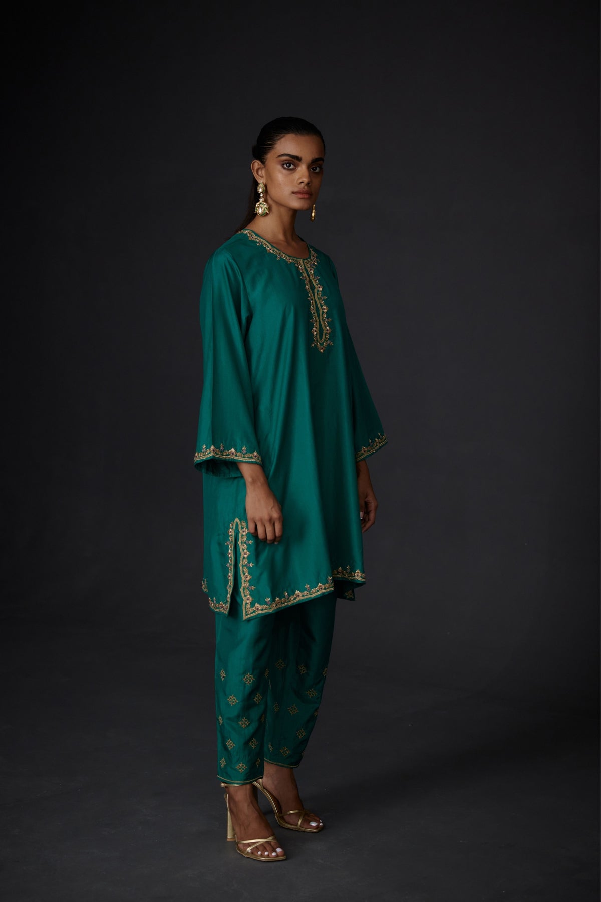 Evergreen Embroidered Tunic With Trouser