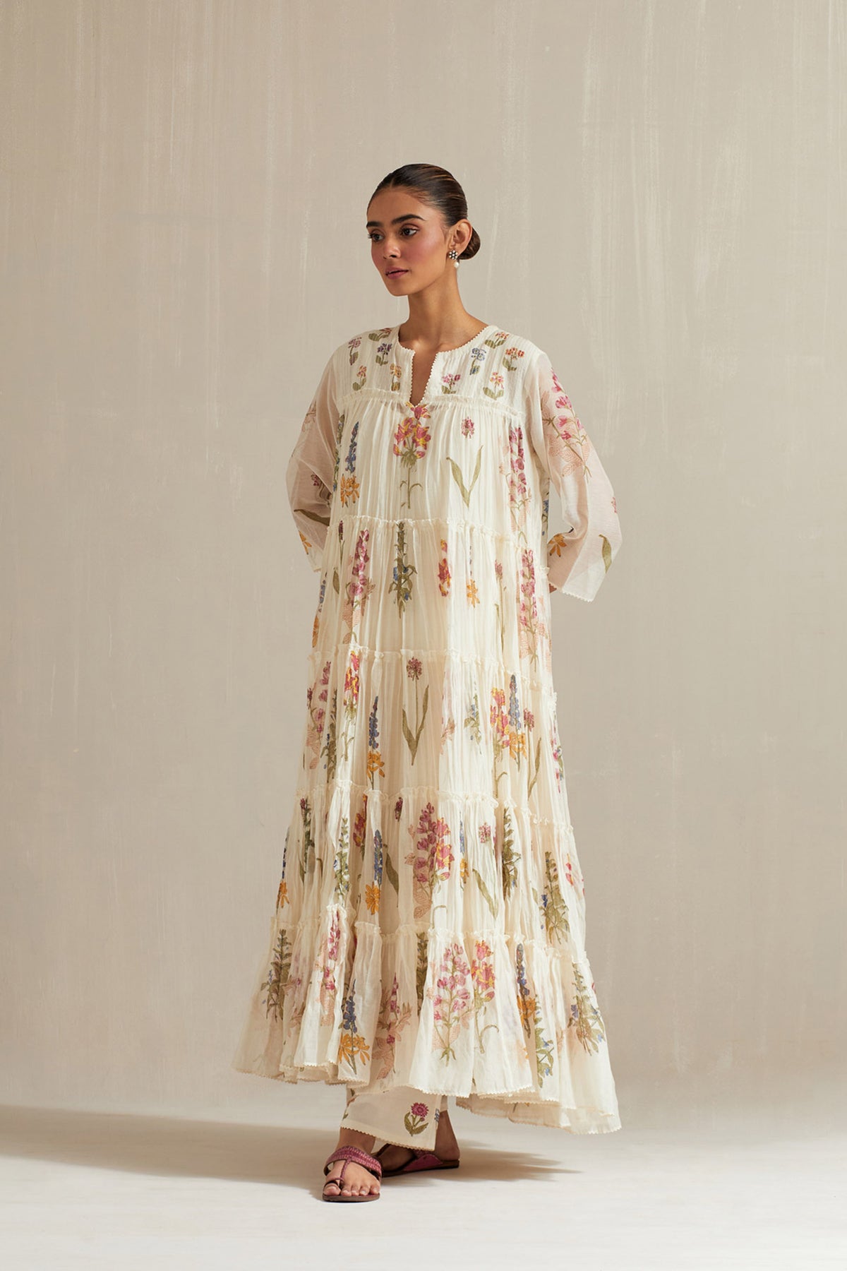 Off white multi-tiered kurta set