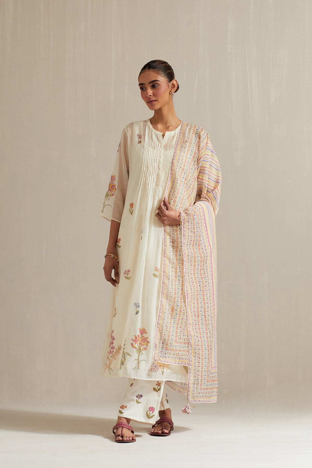 Off white straight kurta set