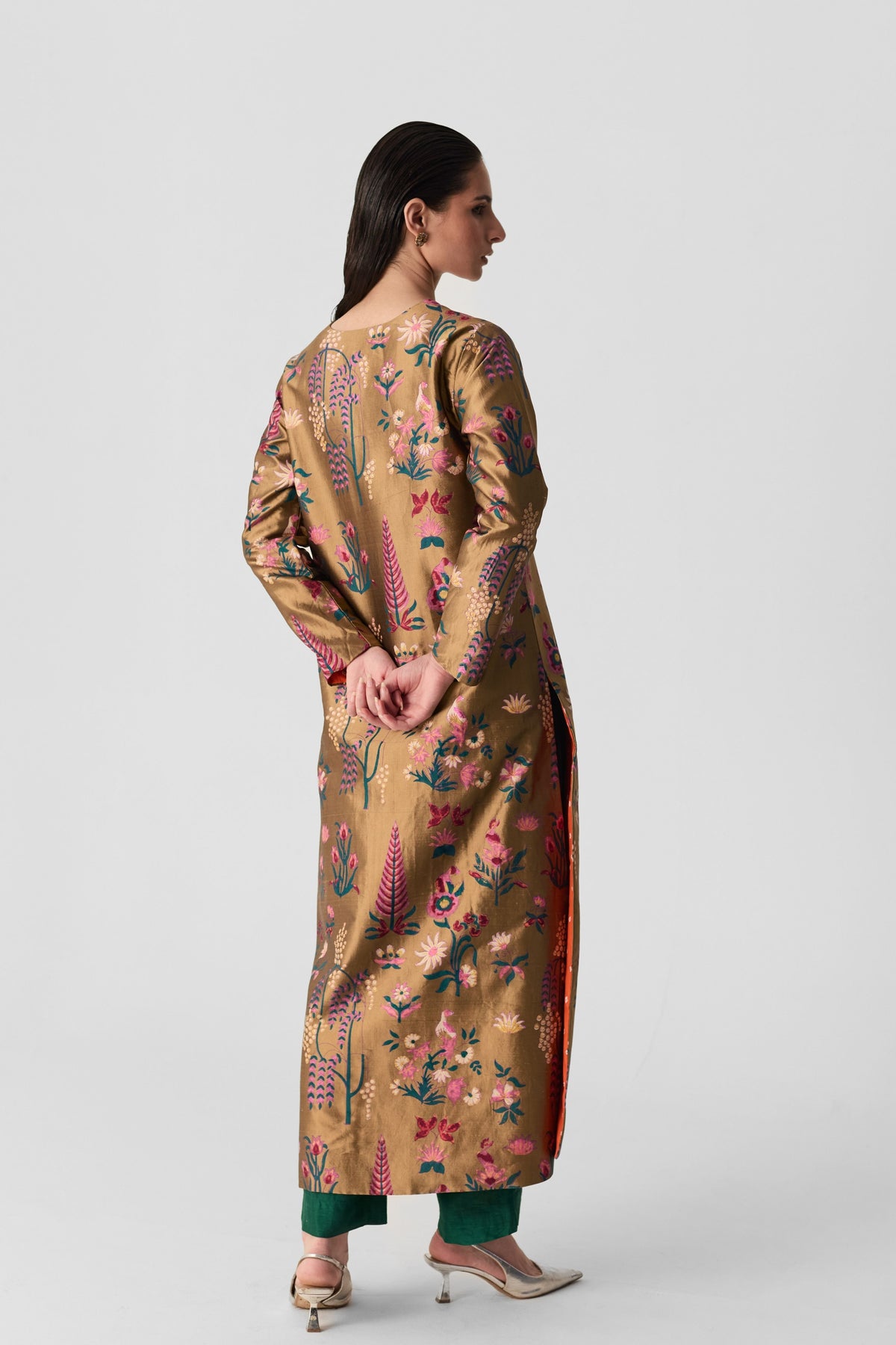 Bahar V Neck Kurta Set