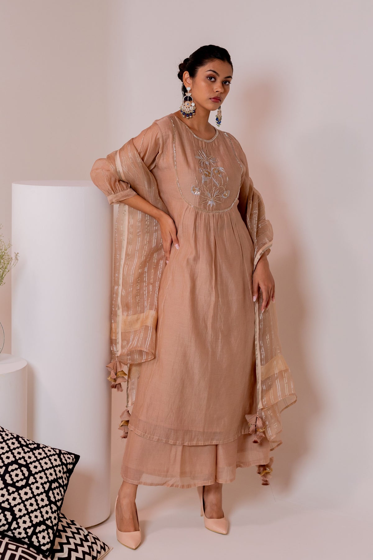 Avin Kurta Set With Organza Dupatta