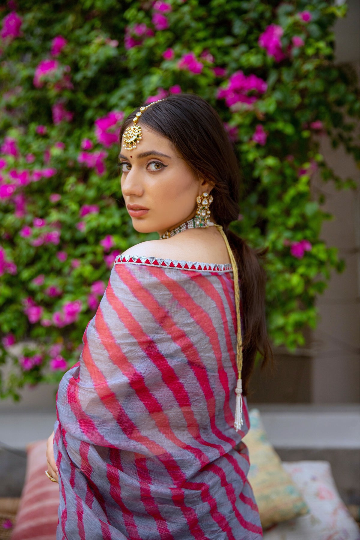 Grey-Red Lahariya Saree Set