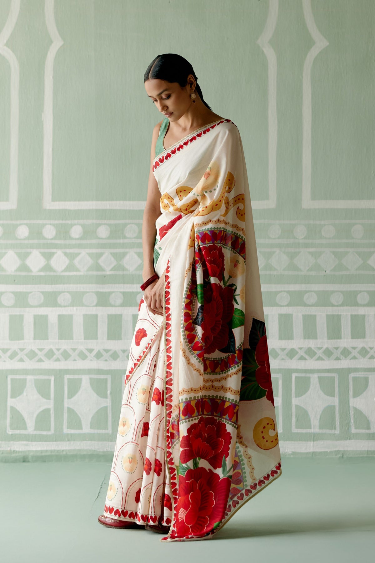 Ecru &amp; Red Rose Saree