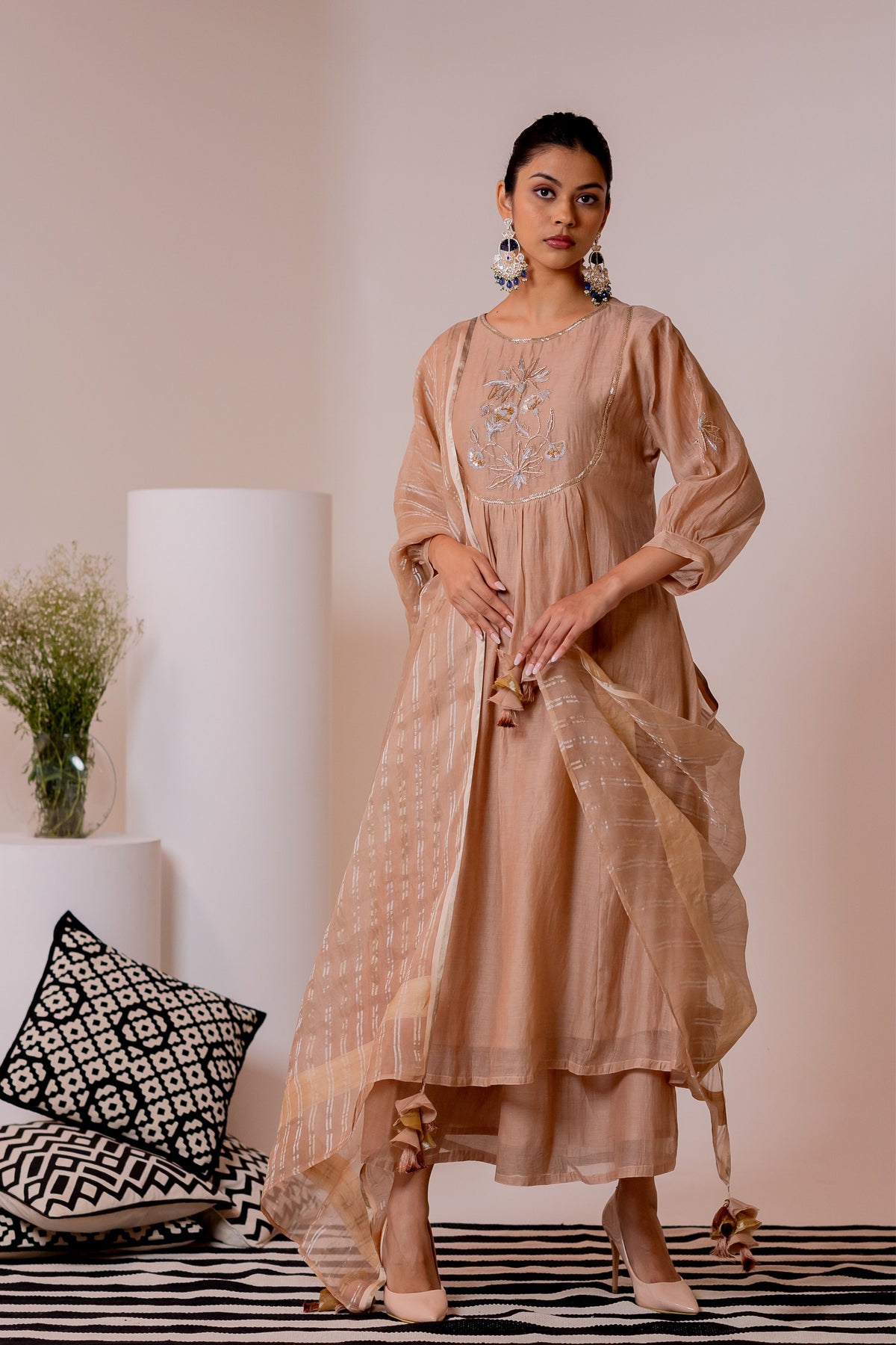 Avin Kurta Set With Organza Dupatta